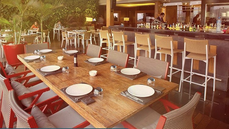 Crimson Bar & Grill