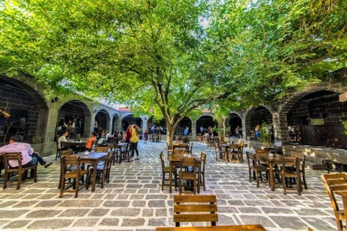 Sülüklü Han Şerbetçisi
