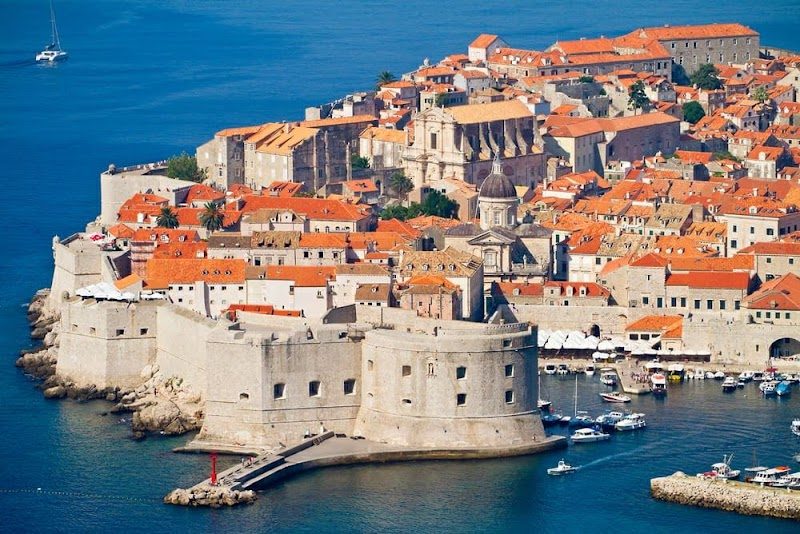 Stradun Dükkanları ve Yan Sokaklar