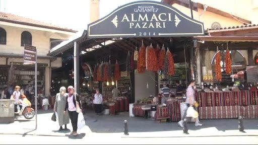 Almacı Pazarı (Fıstıkçılar Hattı)
