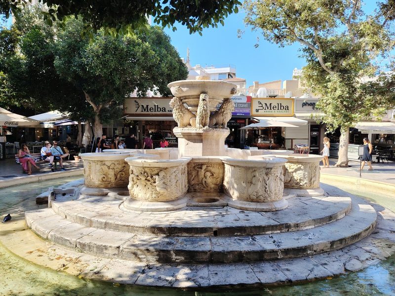 Heraklion Lions Square ve Daedalou Caddesi
