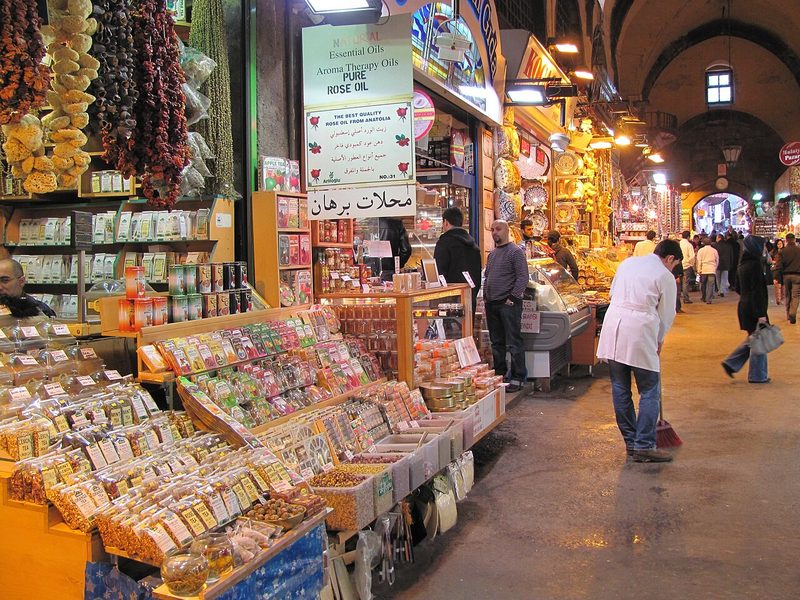 بازار اسطنبول الكبير من الداخل