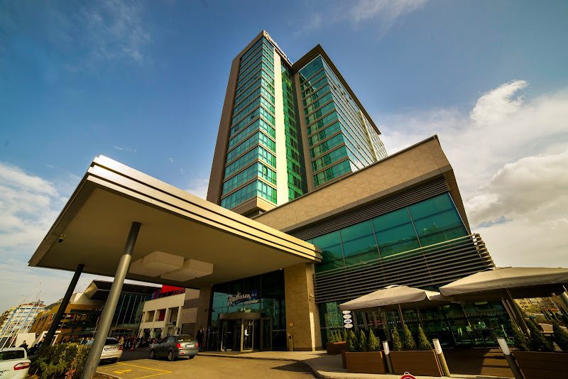 Radisson Blu / Hilton Lobby Bar