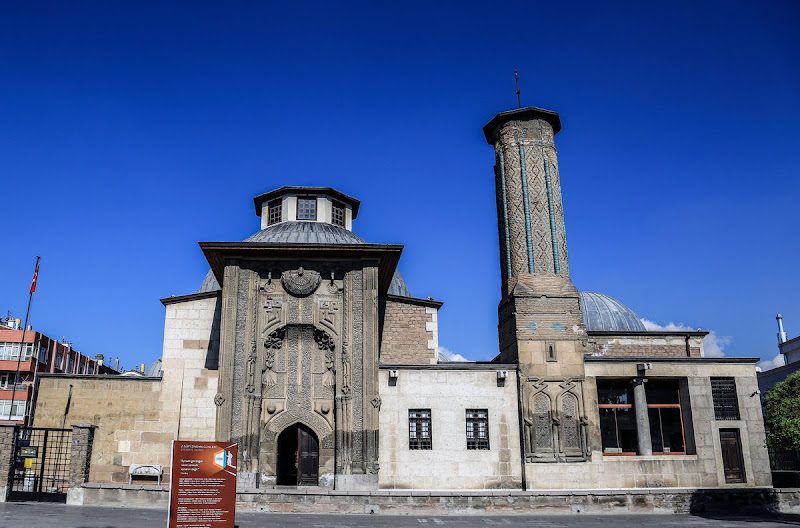 İnce Minareli Medrese (Taş ve Ahşap Eserleri Müzesi)