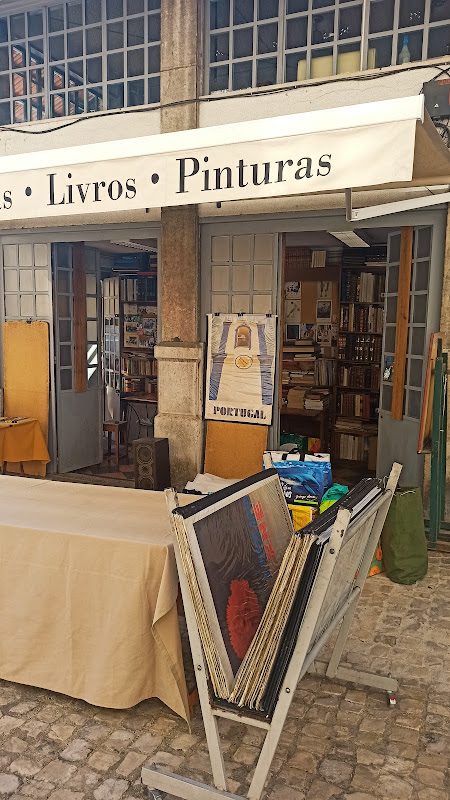 Feira da Ladra (Bit Pazarı)
