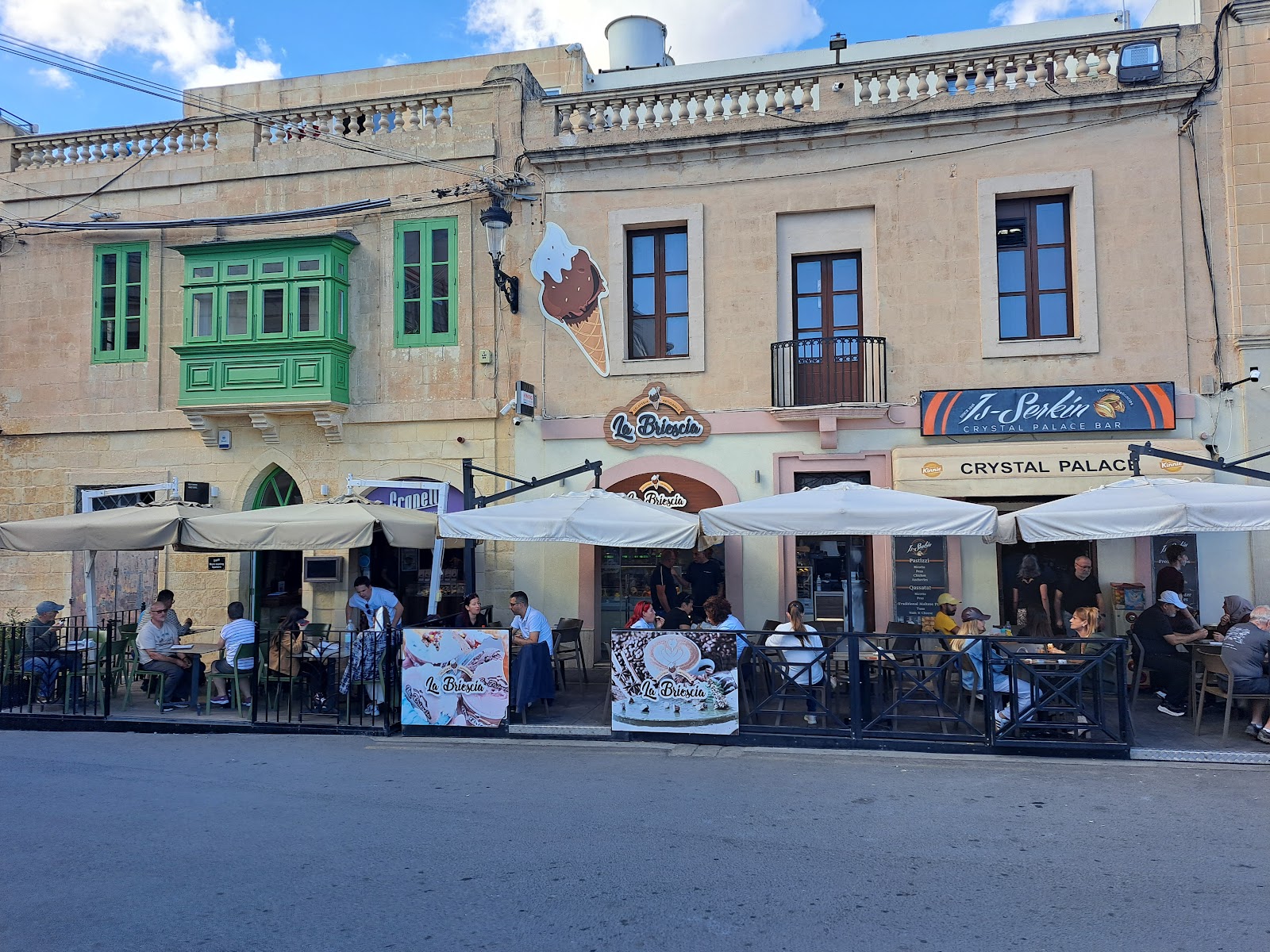 Crystal Palace Bar