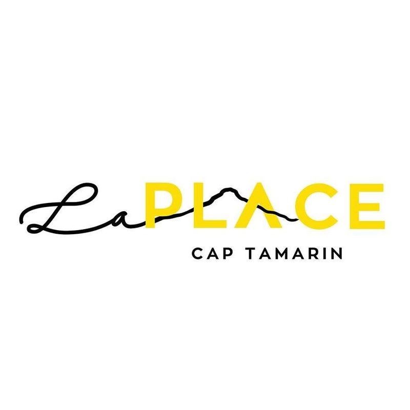 Cap Tamarin Boutique Mall