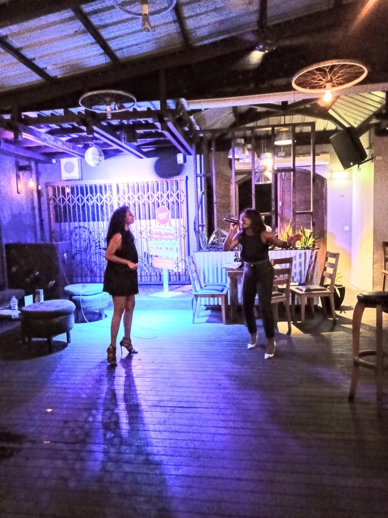Grand Baie — Insomnia ve Banana Beach Club