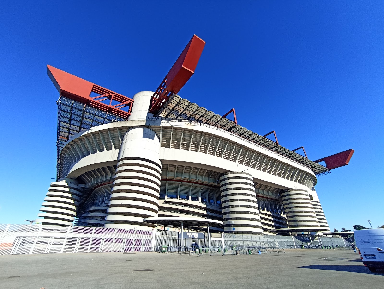 San Siro Stadyumu (Stadio Giuseppe Meazza)