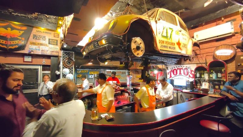 Toto's Garage (Bandra)