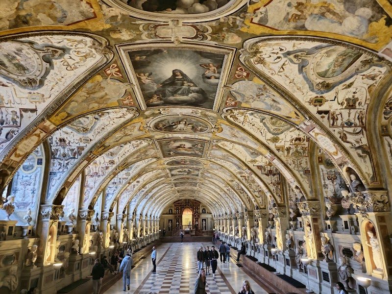 Residenz (Münih Kraliyet Sarayı)