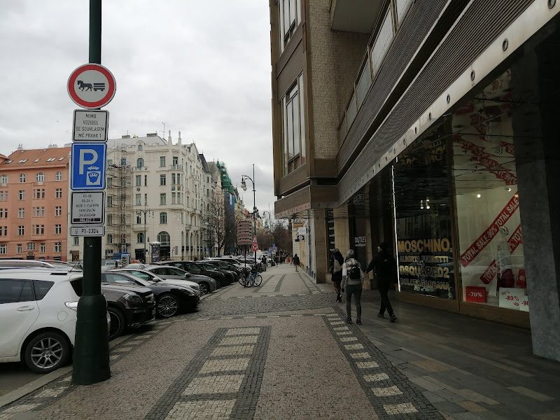 Pařížská Caddesi