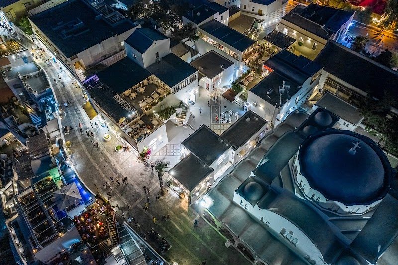 Fira Alışveriş Caddesi