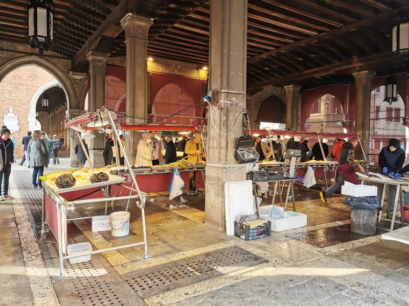 Rialto Pazarı (Mercato di Rialto)