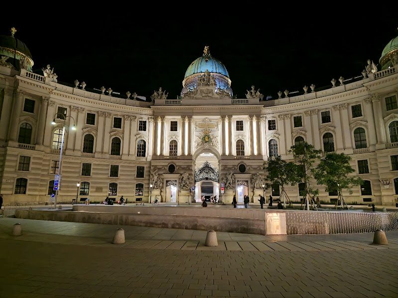 Hofburg Sarayı